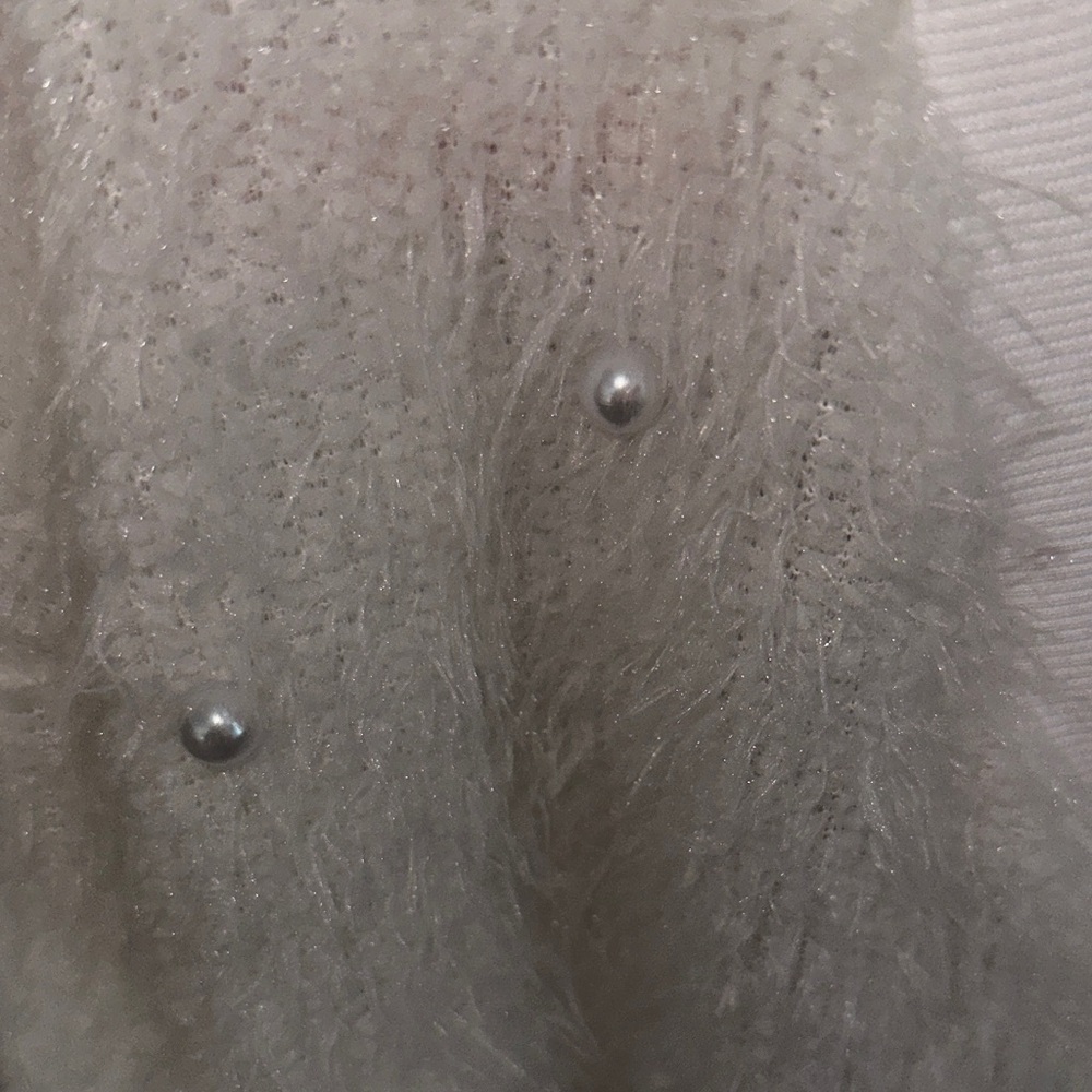 NWOT chic me Elegant V-Neck Sweater with Pearl Accents 3x poly spandex - Picture 8 of 8